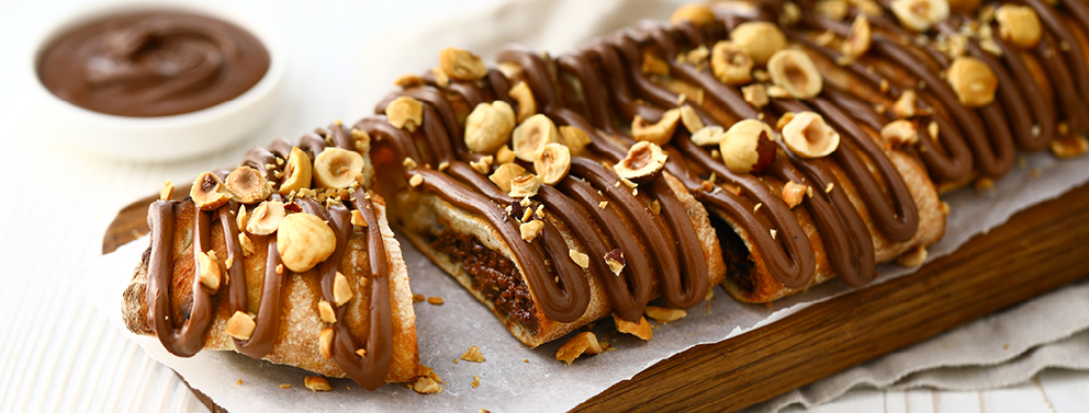 CHOCOLATE HAZELNUT PIZZA